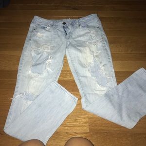 Distressed American Eagle skinny Jeans! Size 8